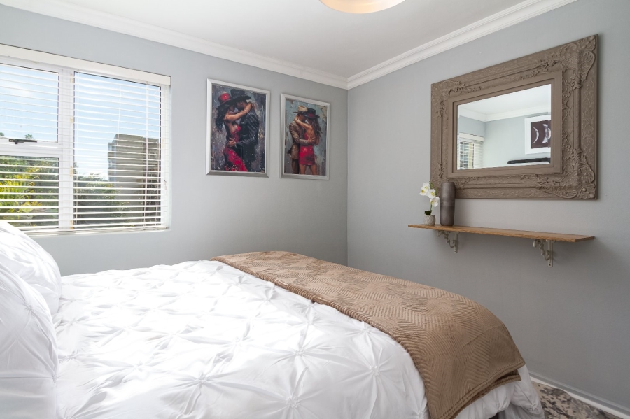 2 Bedroom Property for Sale in Green Point Western Cape